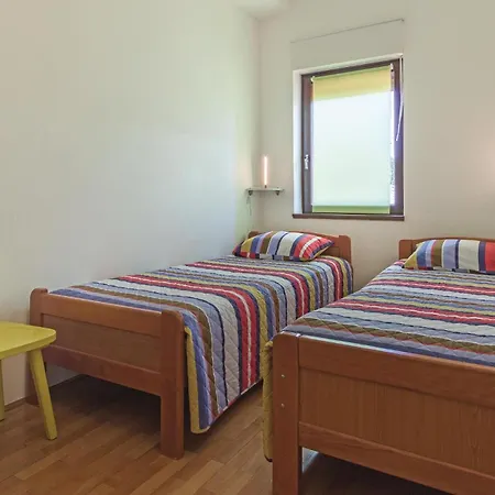 Apartment 4 Bedroom Gorgeous In Medulin