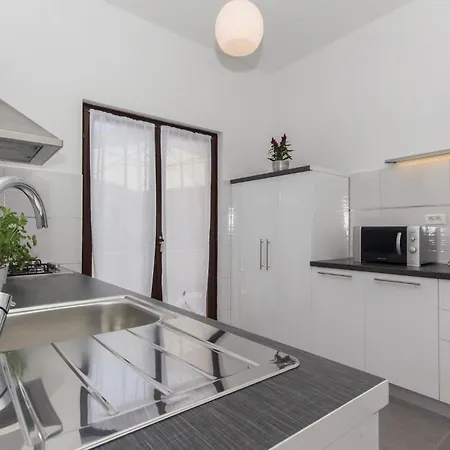 4 Bedroom Gorgeous In