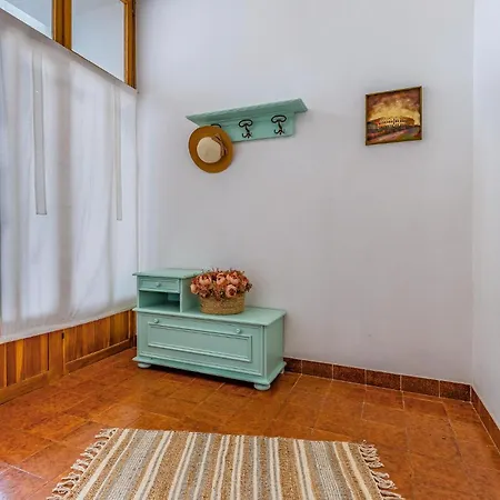 4 Bedroom Gorgeous In * Medulin